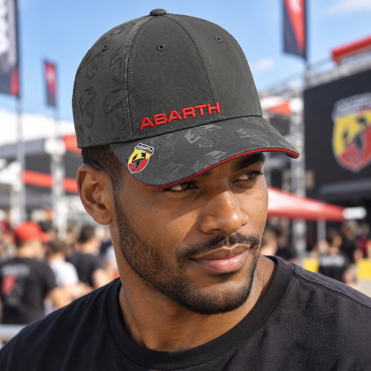 Abarth Cap – Graugrün – Illustrationsfoto (KI)