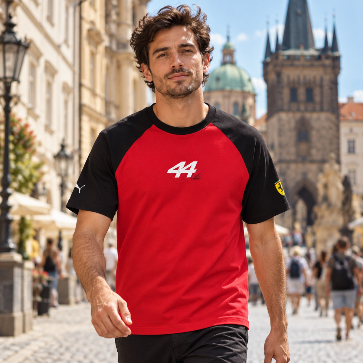 Lewis Hamilton Scuderia Ferrari F1 x Puma T-Shirt – Fan Edition – Illustrationsfoto (KI)