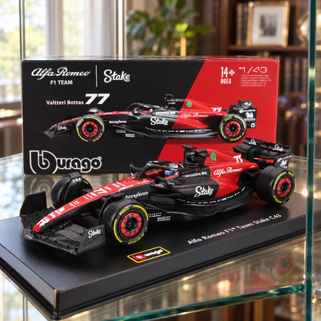 Alfa Romeo F1 C43 Bburago #77 Valtteri Bottas 2023 Modell 1:43 – Signature – Illustrationsfoto (KI)