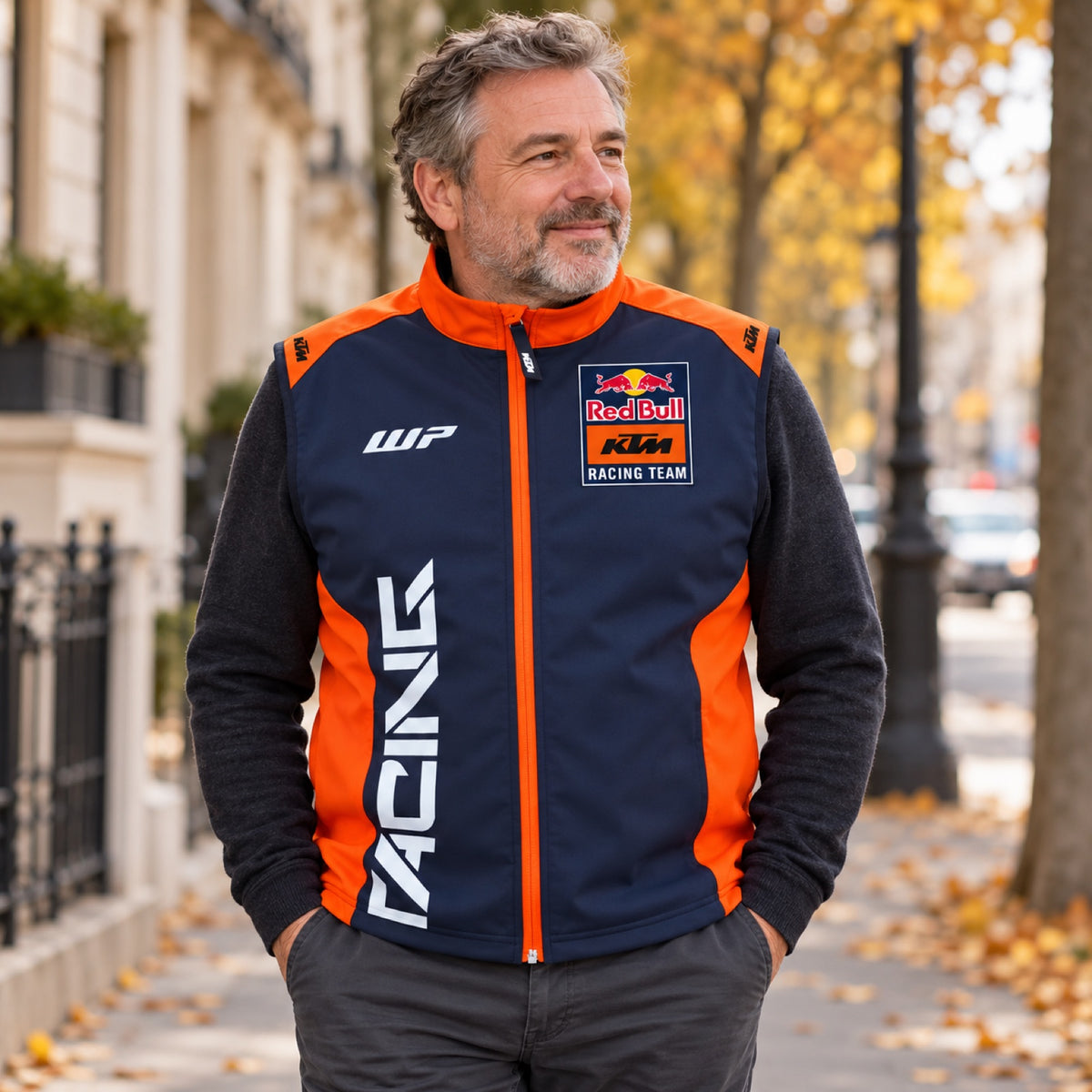 KTM Red Bull Racing Team-Weste – Illustrationsfoto (KI)