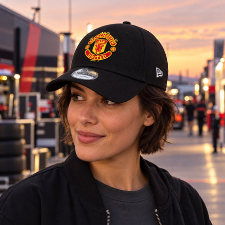 Manchester United CORE Cap – Schwarz – Illustrationsfoto (KI)