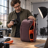 Peak Design Everyday Backpack 15L Zip – Eclipse – Illustrationsfoto (KI)