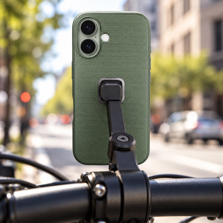 Peak Design Everyday Case – iPhone 16 Standard – Sage – illustrative photo (AI)