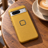 Peak Design Everyday Case Google Pixel 8 – Sun – Illustrationsfoto (KI)
