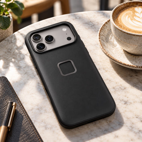 Peak Design GNAR Case – iPhone 17 Pro Max – Black – illustrative photo (AI)