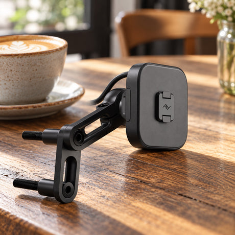 Peak Design Motorcycle Mount Brake/Clutch Mount Charging – Schwarz – Illustrationsfoto (KI)