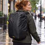Peak Design Rain Fly 15L–20L – Schwarz – Illustrationsfoto (KI)