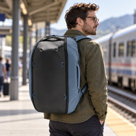 Peak Design Travel Duffelpack 65L – Ocean – illustrative photo (AI)