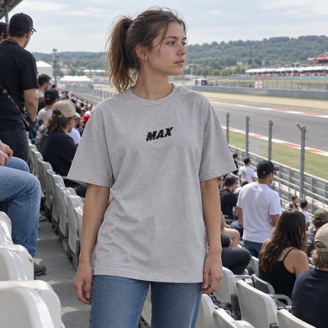 Max Verstappen Oracle Red Bull Racing T-Shirt – PIXEL Edition, Grey – ilustrační foto 2 (AI)