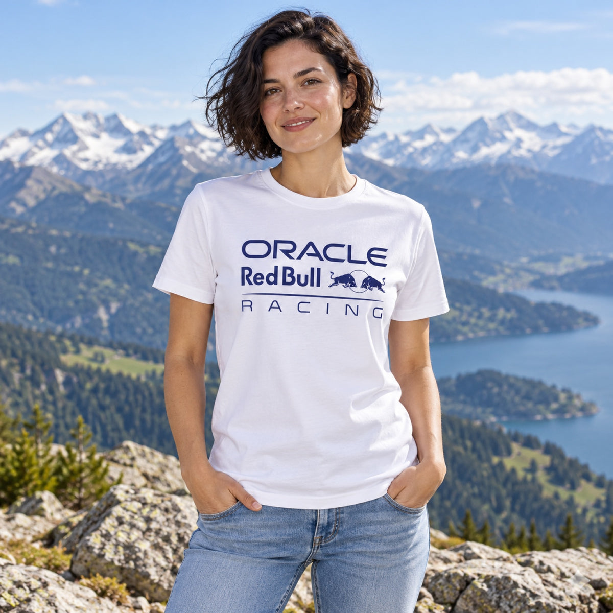 Oracle Red Bull Racing TONAL Edition T-Shirt mit Logo – Weiß – Illustrationsfoto (KI)