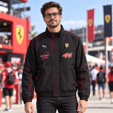 Lewis Hamilton Scuderia Ferrari F1 x Puma Jacke – Fan Edition – Illustrationsfoto (KI)