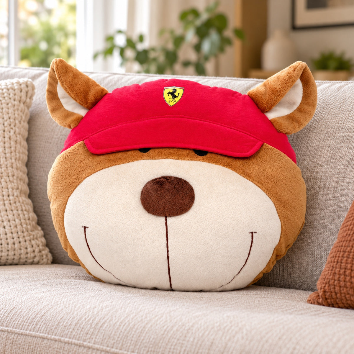 Scuderia Ferrari Plüsch-Teddybär-Kissen – Illustrationsfoto (KI)