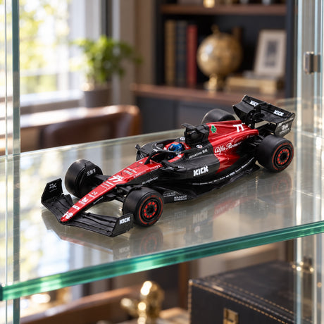 Spark Alfa Romeo F1 Team C43 Valtteri Bottas Modell 1:64 – 2023 – Illustrationsfoto (KI)