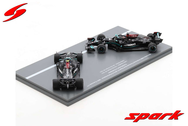 Spark Modellset Mercedes AMG W12 L. Hamilton + V. Bottas GP Abu Dhabi 2021