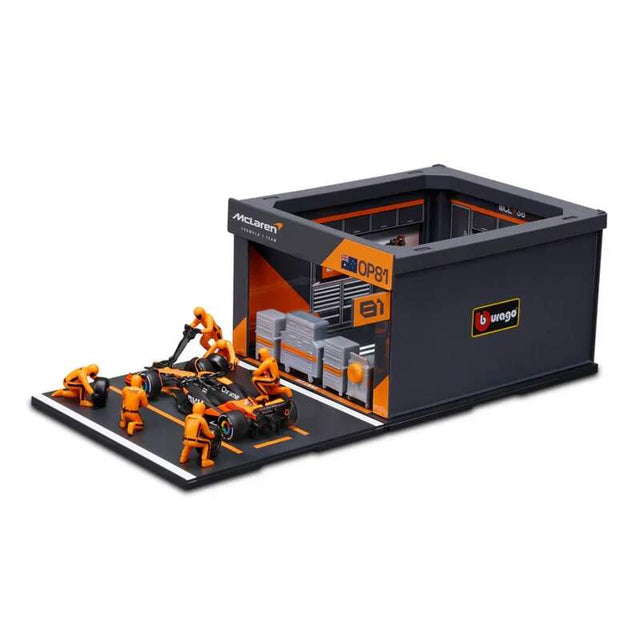 Bburago McLaren F1 1:43 model Oscar Piastri with pit garage