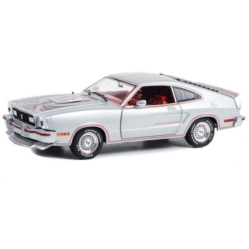Model Ford Mustang II King Cobra in Silver Metallic with Red and Black Stripes - 1:18 Greenlight