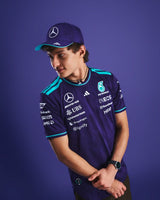 Mercedes-AMG PETRONAS F1 x Adidas Authentic Team-T-Shirt – Lila, Singapore 2026 Edition