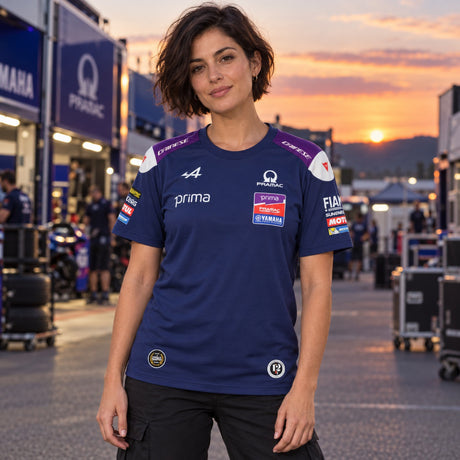 Yamaha Pramac Team-T-Shirt mit Sponsorenlogos – Illustrationsfoto (KI)